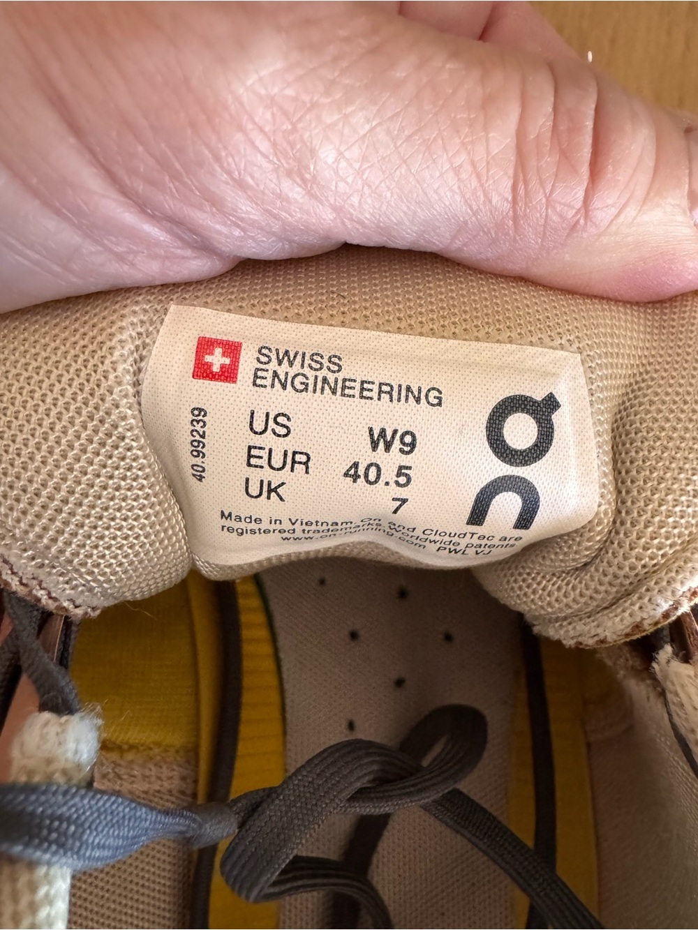On Cloud Mocha X running shoe size 9 - Picture 5 of 5